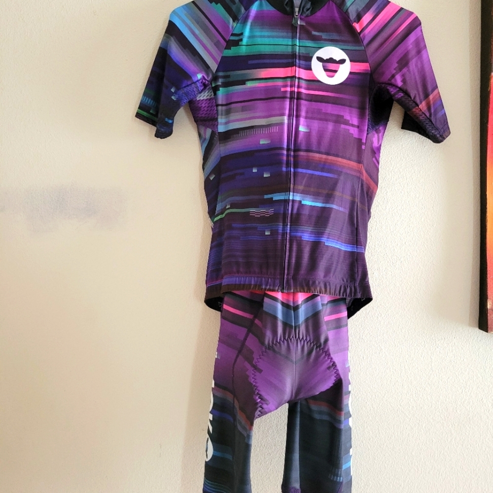 Black Sheep Cycling womens kit